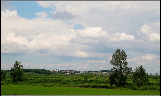 Driving alone, introduction to Wudalianchi volcano site scenic spot in Nenjiang plain June 21, 2014